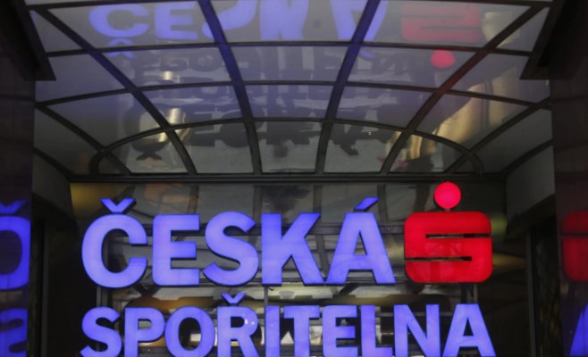 Česká spořitelna отменяет бесплатную горячую линию и меняет условия для клиентов