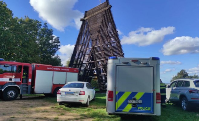 Пожилой мужчина погиб, сорвавшись со скалы возле смотровой башни Бара на Хрудимске