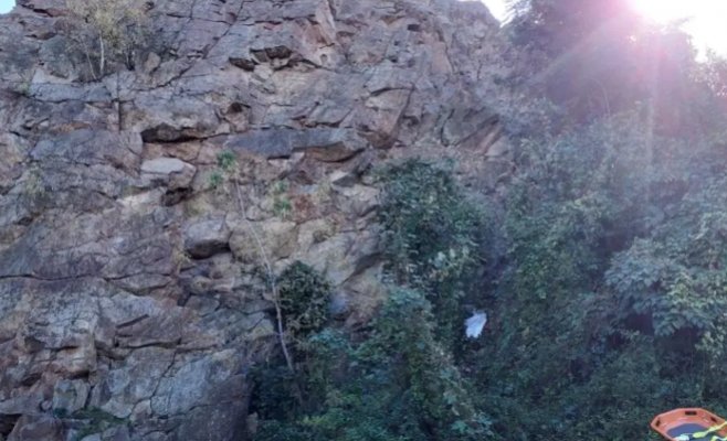 Пожилой мужчина погиб, сорвавшись со скалы возле смотровой башни Бара на Хрудимске