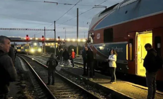 Два поезда под Прагой чуть не столкнулись: остановились всего в 30 метрах друг от друга