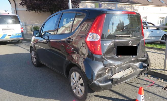 В Злине автомобиль сбил пенсионерку на пешеходном переходе после столкновения с другим авто