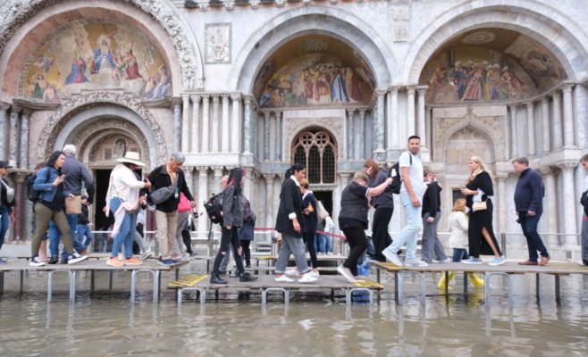 Европа готовится к новым наводнениям: Венеция активировала защитные барьеры