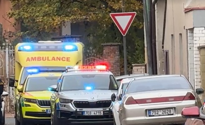 Молодая пара под Прагой пострадала при падении строительного лифта