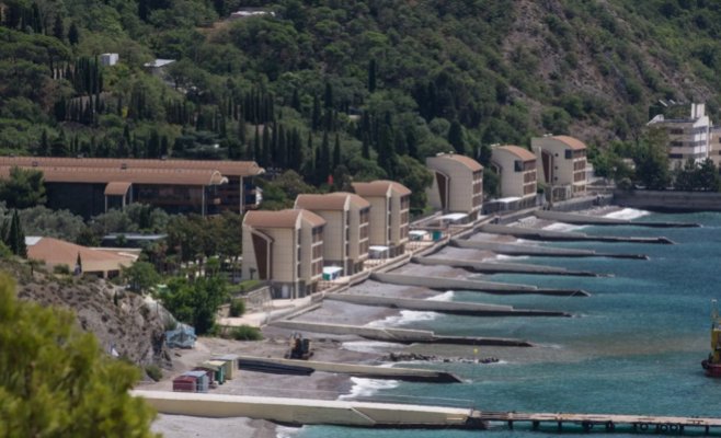 Скандал в Крыму: сотни детей из западных стран провели каникулы в «Артеке»