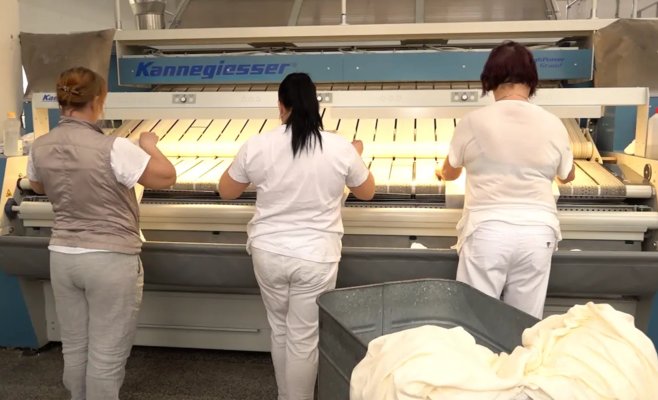 Агентства наживаются на украинских беженцах, штрафуют их даже за «неправильно сложенные ботинки»