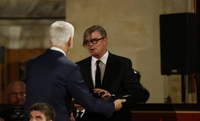 Президент Павел вручил государственные награды выдающимся личностям страны