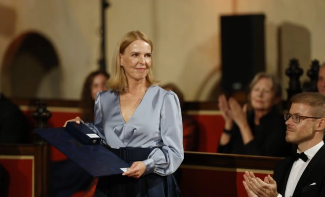 Президент Павел вручил государственные награды выдающимся личностям страны