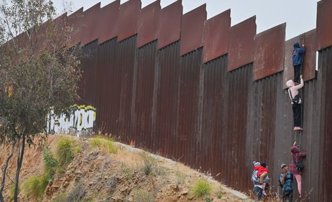 Илону Маску грозит депортация? Всплыли вопросы о его прошлом