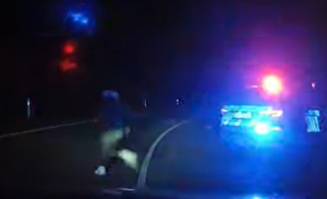 Без прав и с наркотиками: водитель BMW устроил погоню от Страшниц до Гумполеца