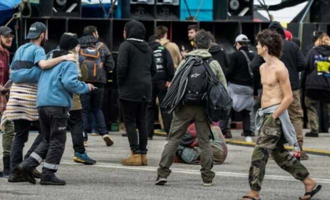 Массовая драка на рейв-вечеринке во Франции: гости столкнулись с кочевниками, в ход пошли камни и бейсбольные биты