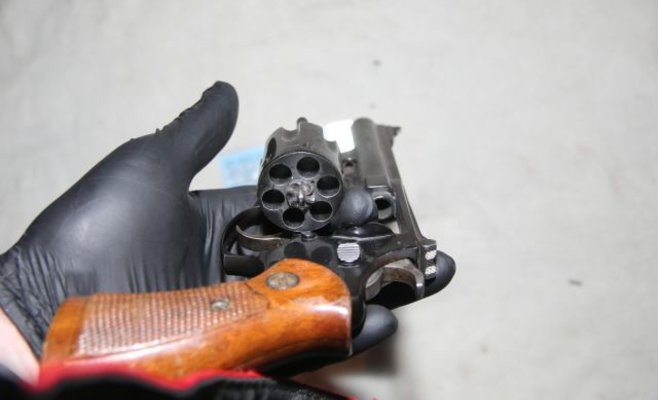 В регионе Пршеровcк пожилой мужчина угрожал самоубийством: полиция нашла у него восемь единиц оружия