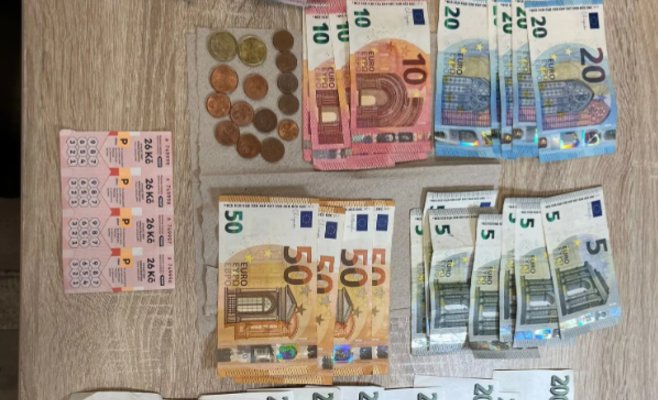 Житель Плзни нашел кошелек с 26 тысячами крон и передал его полиции