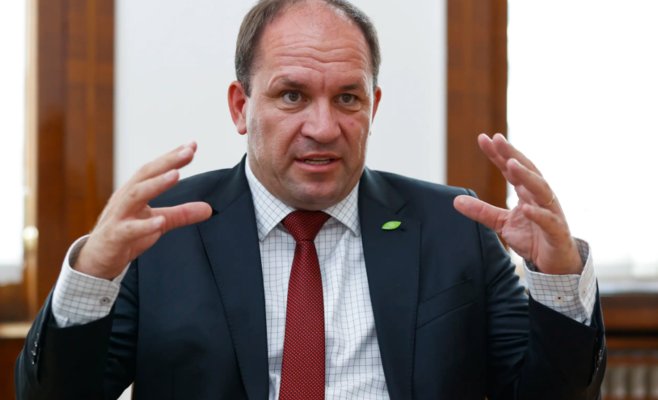 Высокие цены на масло в Чехии: министр обвинил магазины и переработчиков в манипуляциях с ценами