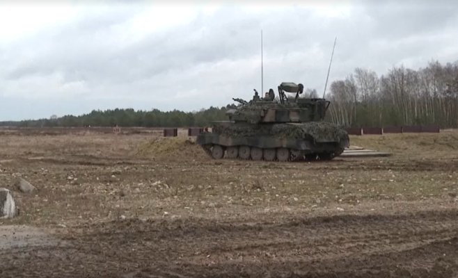 В Польше первые добровольцы подписали контракт с украинской армией