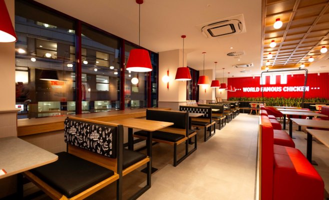 Уникальное KFC открылось в центре Праги: первый флагман в Европе и эксклюзивные «куриные носки»