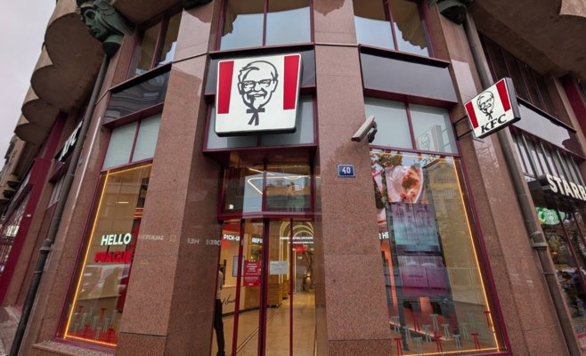 Уникальное KFC открылось в центре Праги: первый флагман в Европе и эксклюзивные «куриные носки»