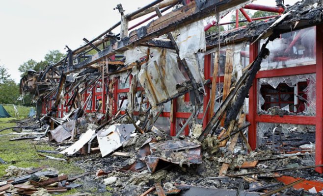 Школьное плавание превращается в дорогостоящую поездку: родители вынуждены платить тысячи из-за нехватки бассейнов