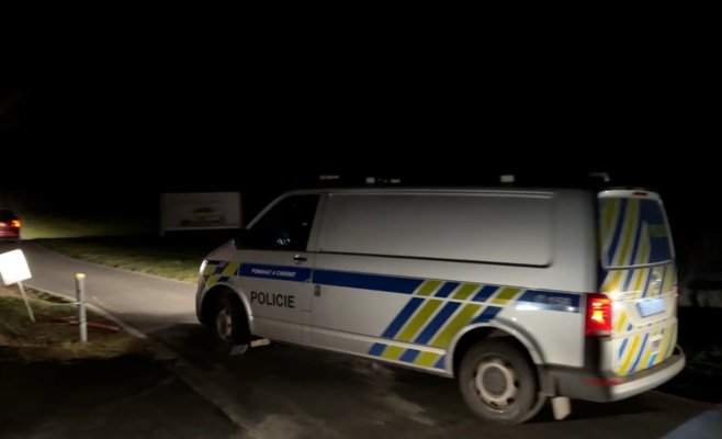 В пруду гольф-комплекса под Карлштейном обнаружили тело женщины