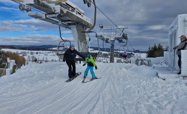 В Бране стартовал лыжный сезон: на склоне катались 300 человек
