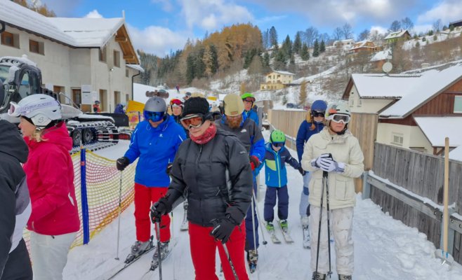 В Бране стартовал лыжный сезон: на склоне катались 300 человек