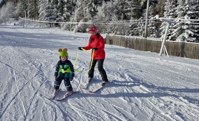 В Бране стартовал лыжный сезон: на склоне катались 300 человек