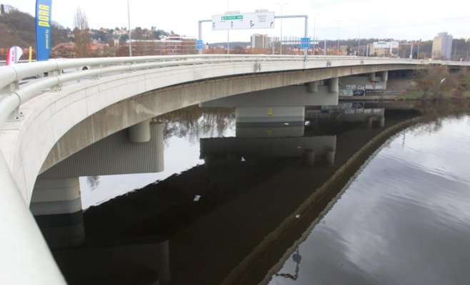 Баррандовский мост полностью открыт для движения: реконструкция завершена