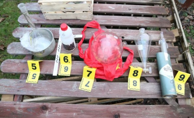 Отец и сын из Чехии организовали производство наркотиков в Германии