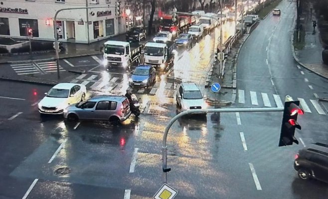 Транспортный коллапс в Праге: более 50 аварий, два пешехода пострадали