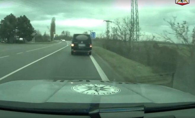 Пьяный водитель катафалка пытался скрыться от полиции в Южной Моравии