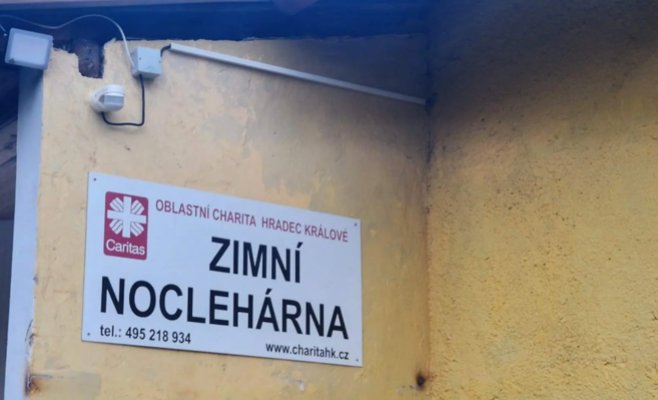 В Градец-Кралове бездомные вынуждены участвовать в лотерее за право на ночлег