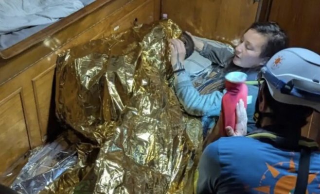 «Спасение 11-летней девочки: выжила в Средиземном море, держась за автомобильные покрышки»