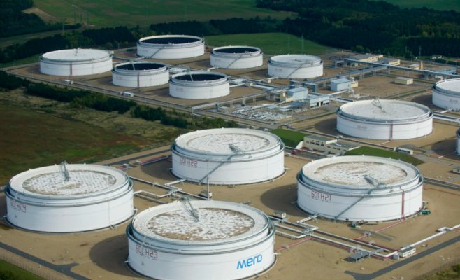 «Чехия продолжит импорт бензина и дизельного топлива из российской нефти»