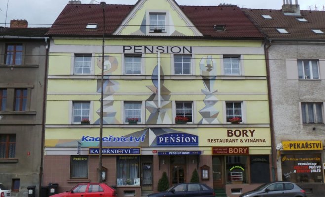 Долгие годы она была заседателем суда. Теперь ей грозит срок за нападение на полицейского