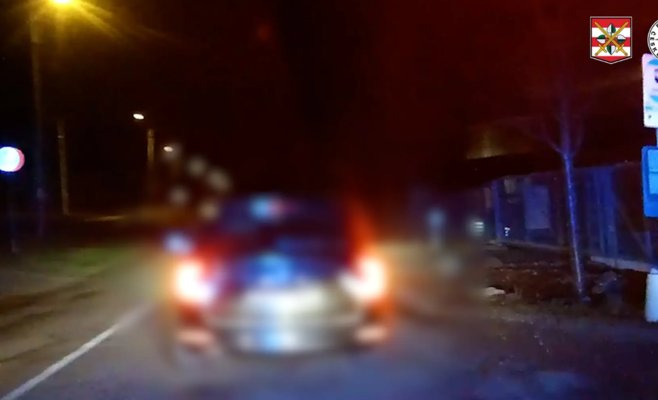 Мать под воздействием наркотиков везла детей в машине. Отец, который должен был забрать их, тоже провалил тест