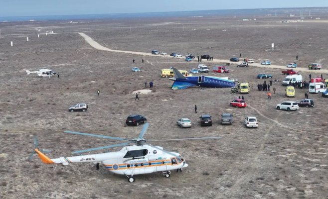 Крушение самолета в Казахстане: 38 погибших, пассажиры молились перед ударом