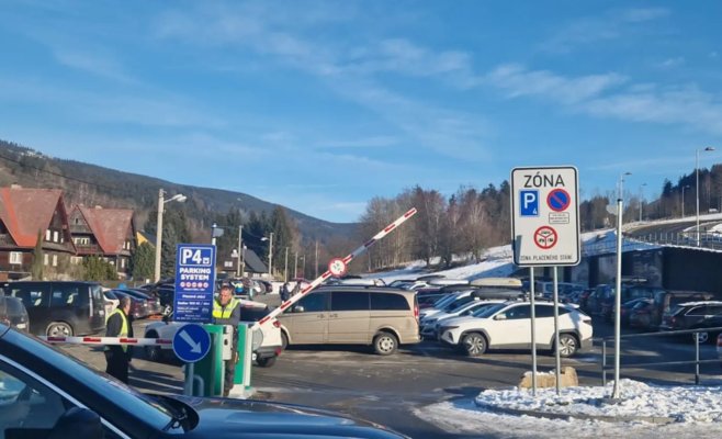 Переполненные парковки и очереди на склонах: лыжникам нужно набраться терпения