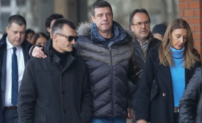 Родители 13-летнего мальчика, расстрелявшего одноклассников в Сербии, отправлены в тюрьму