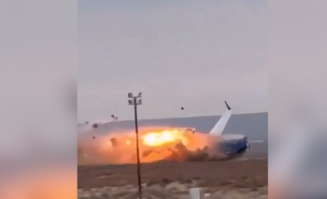 Азербайджан требует от России признать вину и наказать виновных в крушении самолета