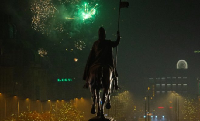 Тысичи людей в Праге встретили Новый 2025 год: полиция закрыла Сметаново набережную