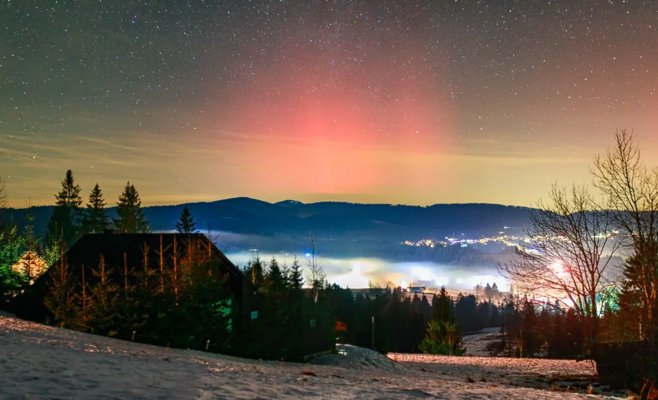 Полярное сияние или просто вечерняя заря? Эксперты объясняют, что видели чехи в новогодний день