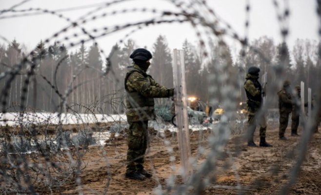 Пьяный польский солдат обстрелял автомобиль с ребёнком: чудом обошлось без жертв