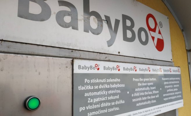 Мощная новогодняя история: родители отложили ребенка в бэби-бокс, но сразу передумали