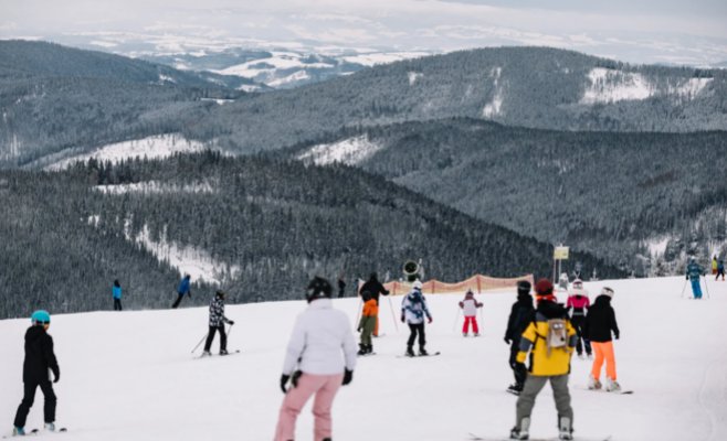 „Невозможно купить даже Роглик“. Как Шпиндлерув-Млын справляется с наплывом лыжников