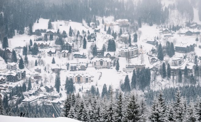 „Невозможно купить даже Роглик“. Как Шпиндлерув-Млын справляется с наплывом лыжников