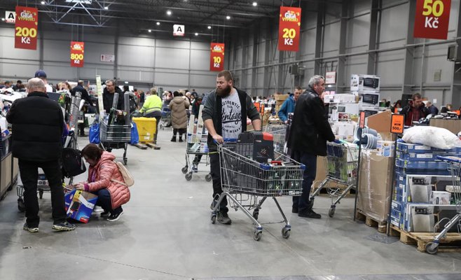 Очереди и транспортный коллапс: открытие Lidl Outlet стало испытанием для всех