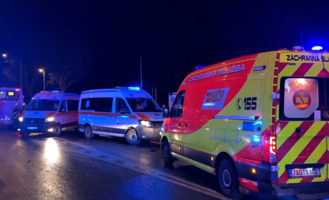 Ледяной кошмар на дорогах: столкновения автобусов и серьёзные аварии из-за гололедицы