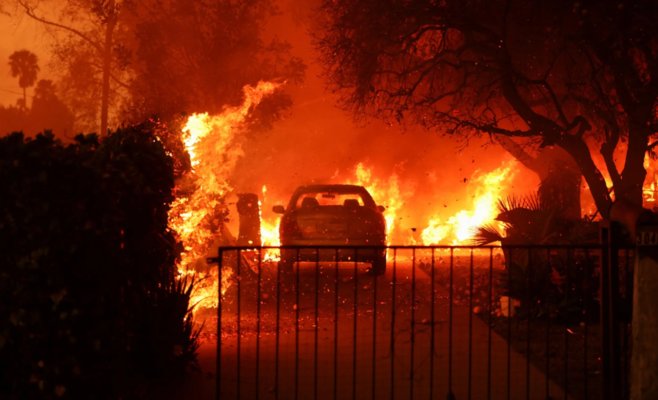 «Трамп обвиняет Украину в пожарах в Лос-Анджелесе»: как политики используют катастрофу для собственных целей