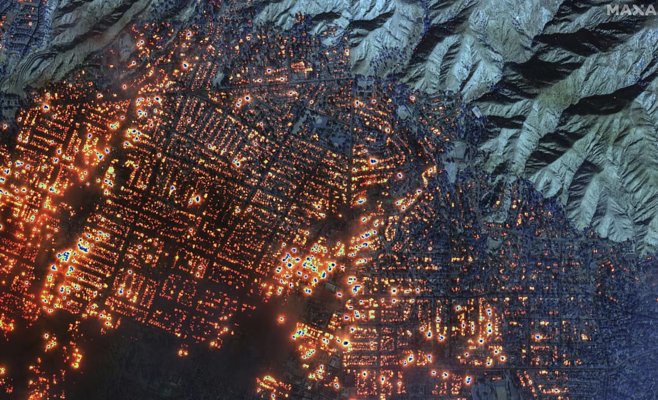 Пожары в Калифорнии: не менее 11 погибших, огонь продолжает бушевать