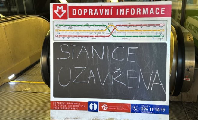 Молодой парень погиб под поездом метро в Праге: линия B остановилась на два часа