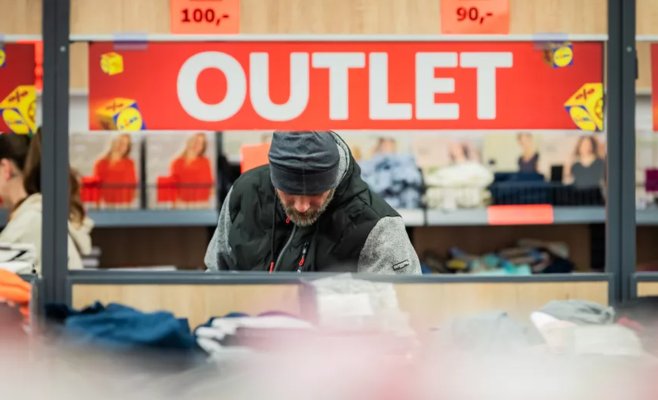 Lidl Outlet привлек толпы покупателей на дешевые инструменты: местные жители возмущены из-за припаркованных машин